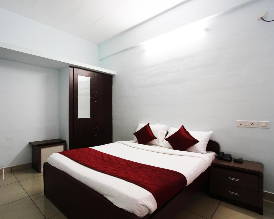 Lakshana Service Apartment - Big Temple Танджавур Экстерьер фото
