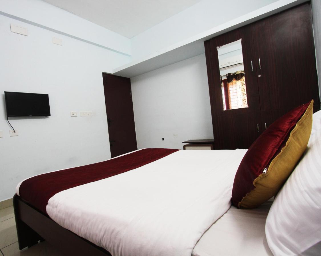 Lakshana Service Apartment - Big Temple Танджавур Экстерьер фото