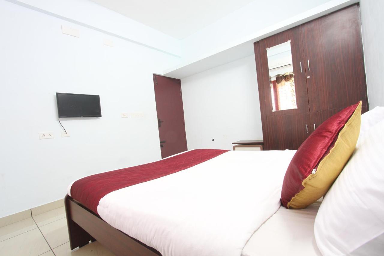 Lakshana Service Apartment - Big Temple Танджавур Экстерьер фото