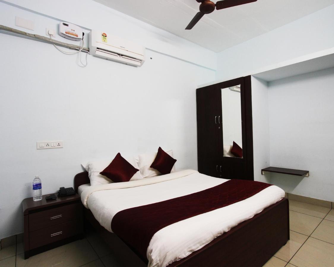 Lakshana Service Apartment - Big Temple Танджавур Экстерьер фото