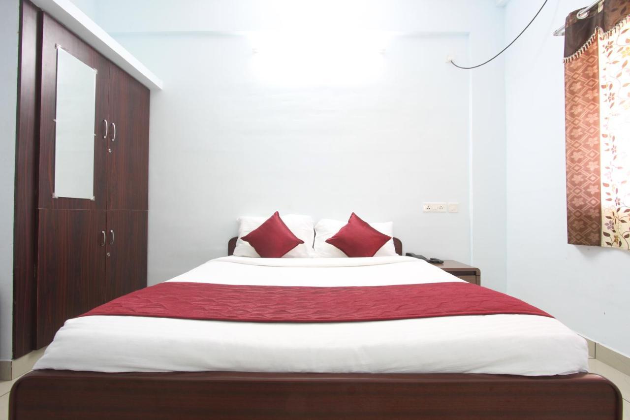 Lakshana Service Apartment - Big Temple Танджавур Экстерьер фото